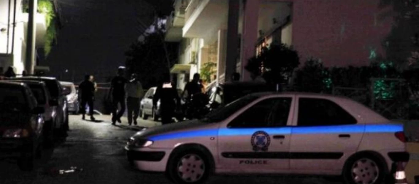 Ομάδα νεαρών επιτέθηκε στα γραφεία της ΝΔ στο Χαϊδάρι - Δύο συλλήψεις